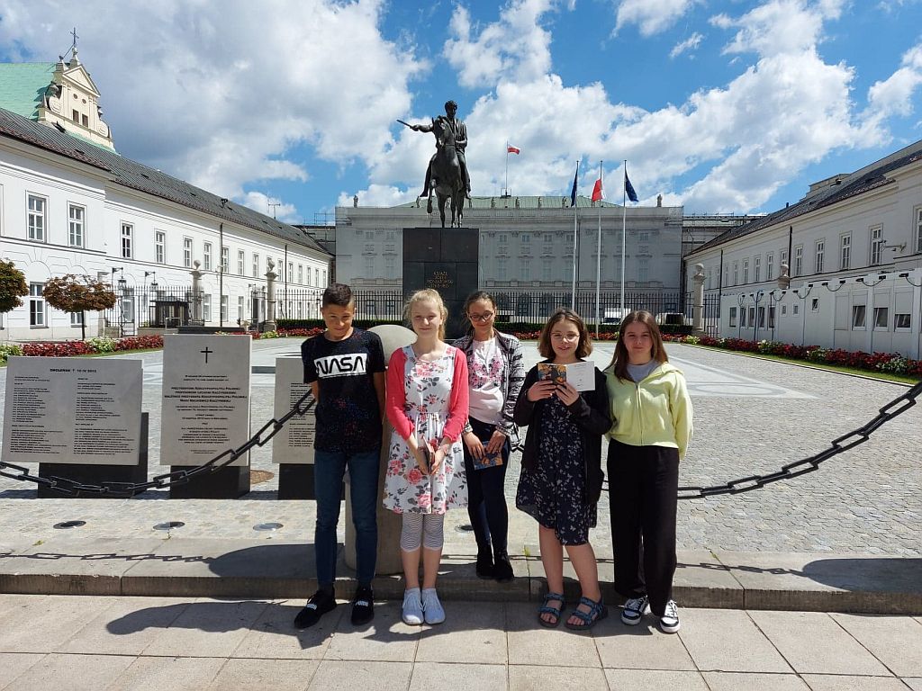 Laureaci Konkursu wiedzy o polskim parlamentaryzmie na wycieczce w Warszawie