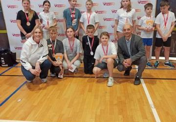 Zawody sztafet wioślarskich